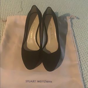 Stuart Weizmann black pumps Larisa